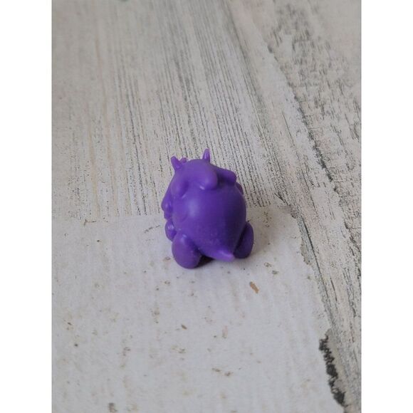 Purple miniature rubber Triceratops dinosaur toy figure - Picture 3 of 4